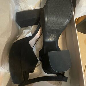 Chinese laundry Theresa platform heel